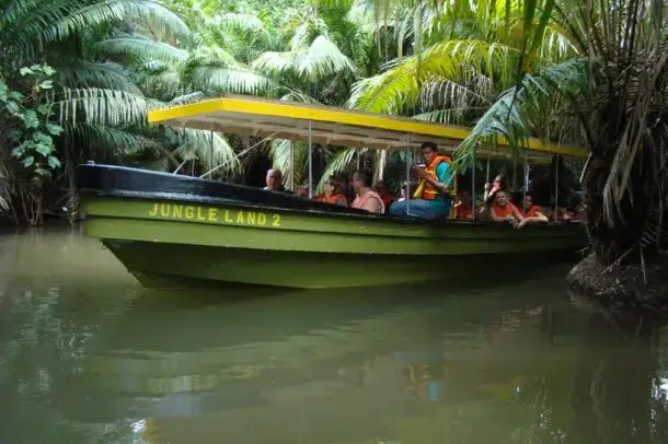 Panama Canal Zone: Floating Hotel, Jungle Safari and World-Class Fishing