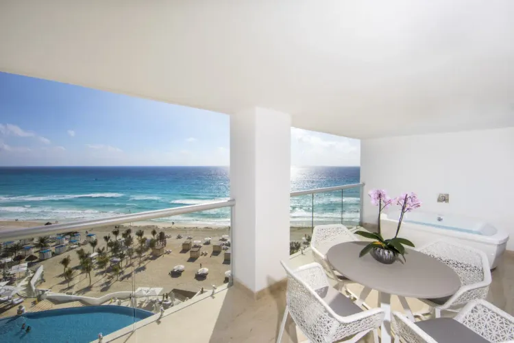 Le Blanc Spa Resort Cancun: Beachfront Perfection on the Yucatán