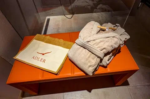 Robes and tote bag at ADLER Spa Resort SICILIA.