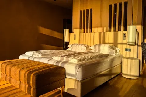 King-sized bed in Adler room 1A.